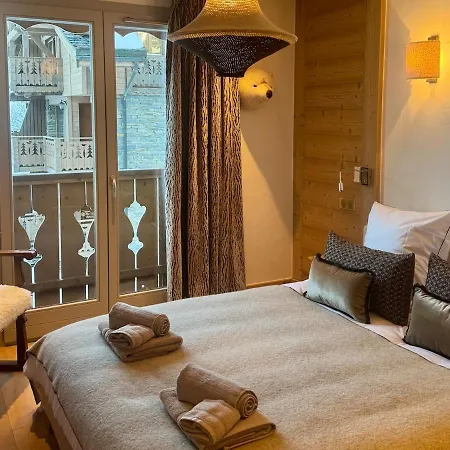 Ski-in Out Apartment, Courchevel 1650 Belvedere Holiday home Val Thorens