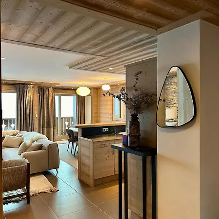 Ski-in Out Apartment, Courchevel 1650 Belvedere *
